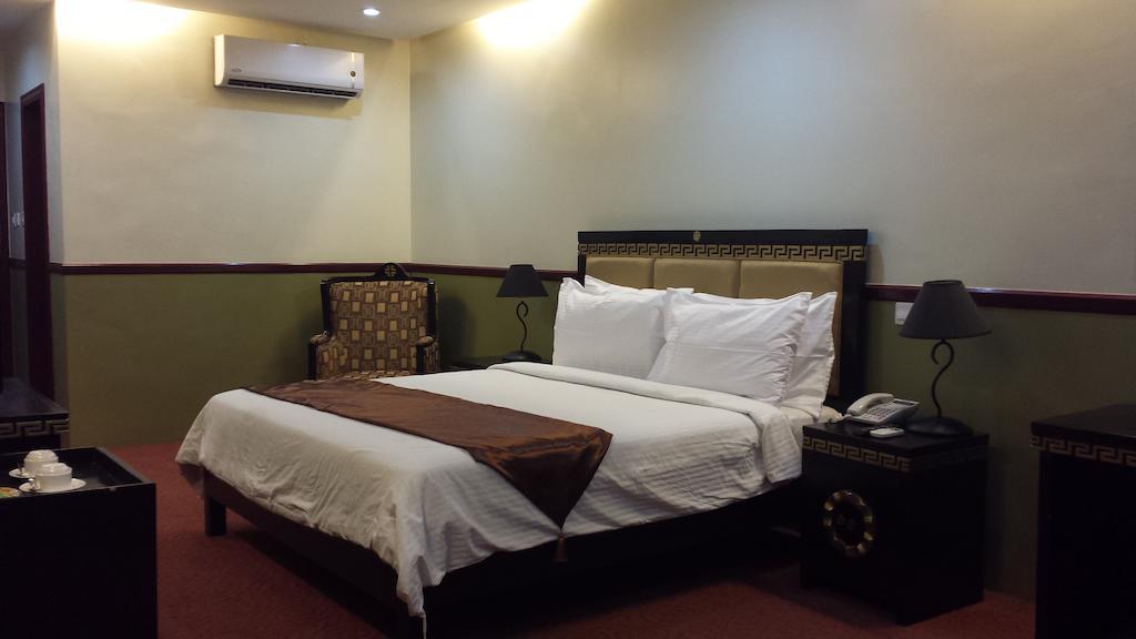 Manila Crown Palace Hotel Стая снимка
